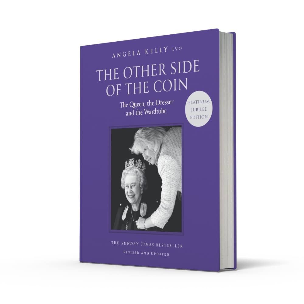 エリザベス女王の衣服を手がけて 写真集「Dressing the Queen」 エリザベス女王の衣服を手がけて 写真集「Dressing the Queen」 本